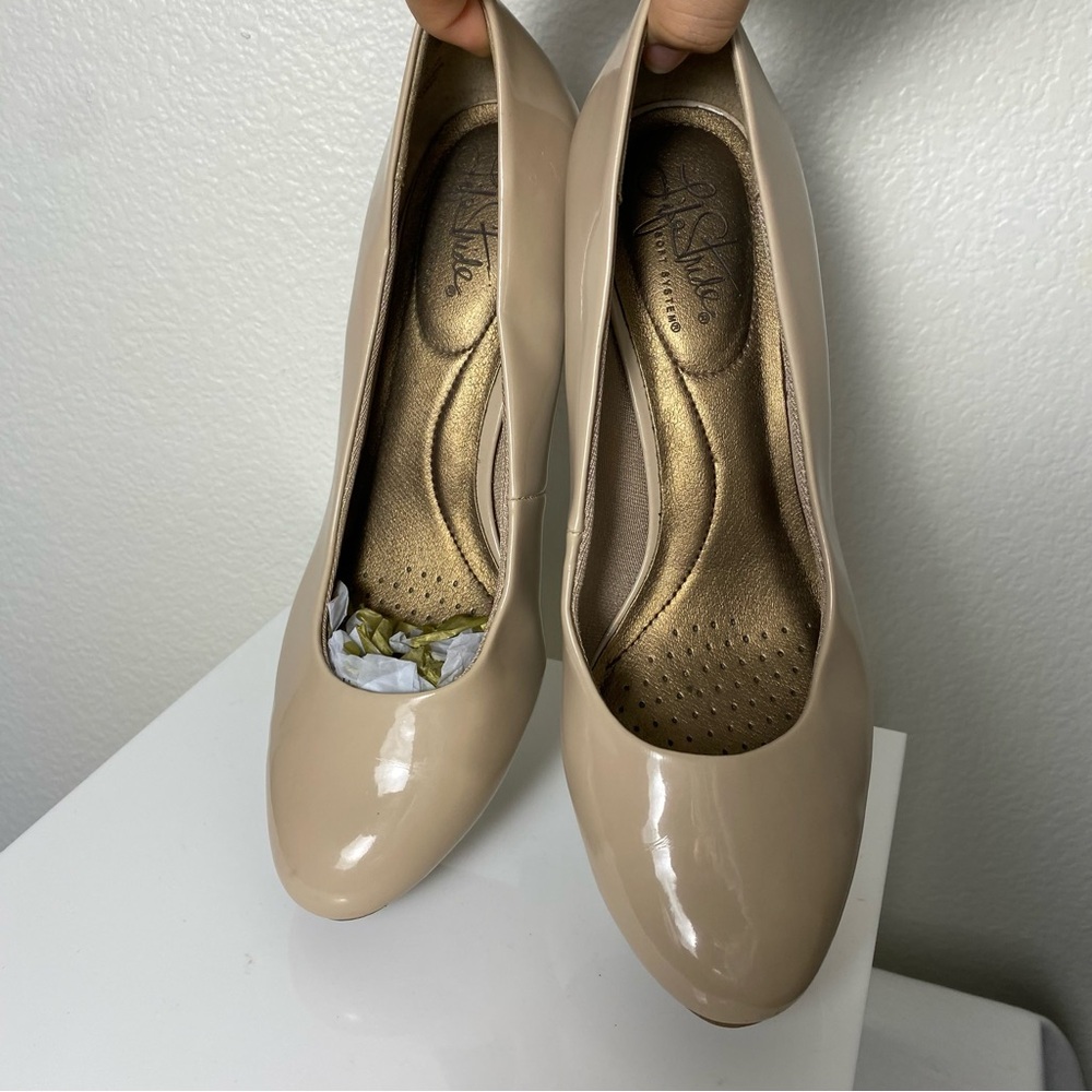 Gently Worn Lifestride Soft System Parigi Pump in Taupe Glory Size 8 - Picture 12 of 13